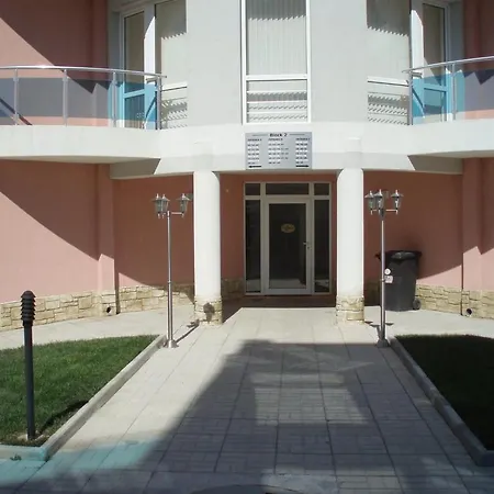 Sirena Hotel * 内塞伯尔