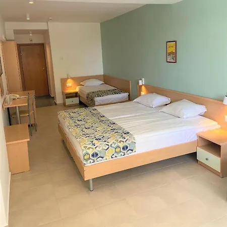 Sirena Hotel 公寓 *
