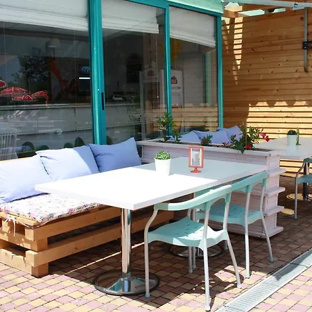Sirena Hotel 公寓 *