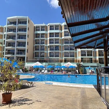 Arcadia Apartments *